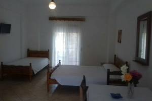 Dhoma Plazhi ne Himare ofrojne dhoma te kompletuara me krevate,kuzhine,tualet,ba