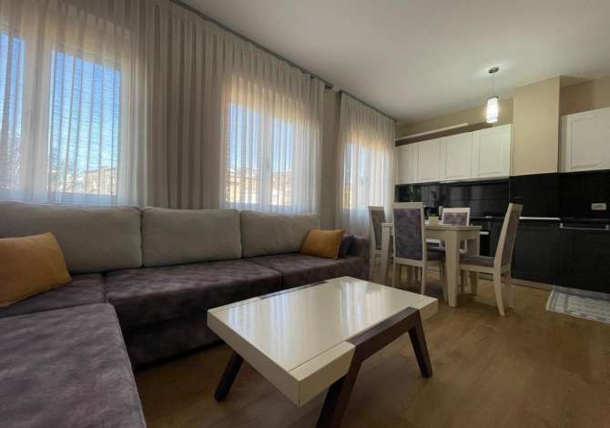  Ofrojme apartament 1+1 per qera ditore, javore dhe mujore,ne zemer te Tiranes, P