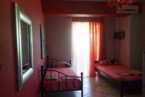 Daily rent and beach room in Himare 1+1 Furnished  The house is located in Himare the "Potam" area and is .
This Daily r