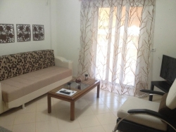  The house is located in Sarande the "Central" area and is 1.00 km from