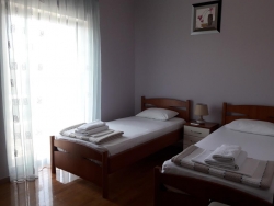 Daily rent and beach room in Sarande 1+1 Furnished  The house is located in Sarande the "" area and is (<small><b