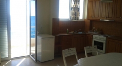  The house is located in Himare the "" area and is 0.48 km from city ce