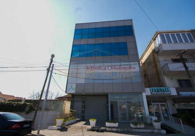 Qera, Godinë Biznesi, Sauk, Tiranë. 
godina ka strukturë 5-katshe ( është kombinuar 4 kate + 1 kat nëntokë)
�