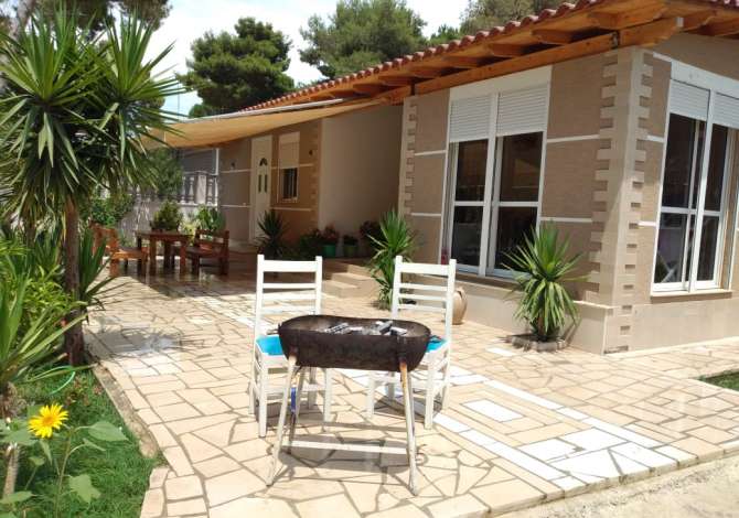  The house is located in Vlore the "Plazhi i vjeter" area and is 0.98 k