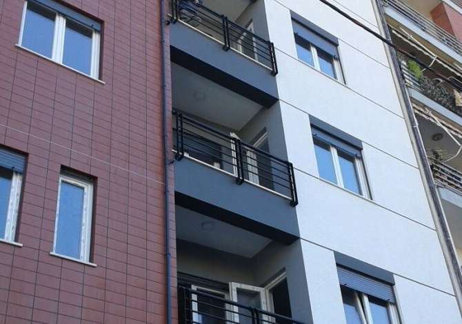Apartament 1+1 (77.1m2) ne shitje - Rr. 4 Deshmoret Ofrohet per shitje apartament 1+1 me siperfaqe totale prej 77.1m2, e pozicionuar