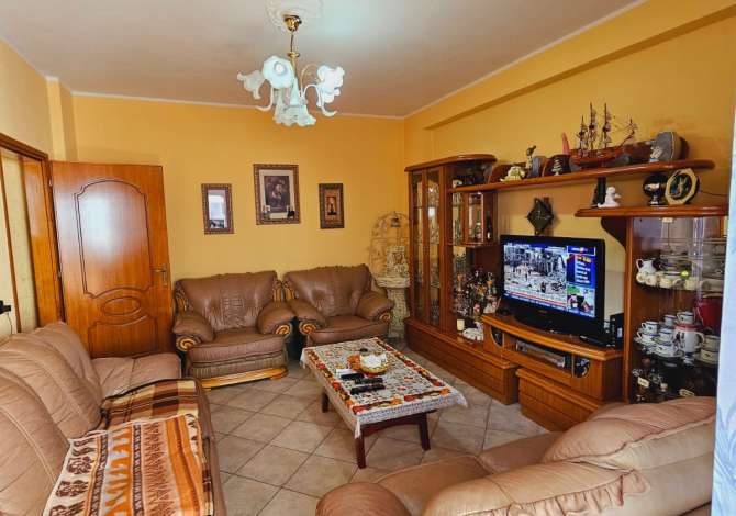  The house is located in Durres the "Central" area and is 0.84 km from 