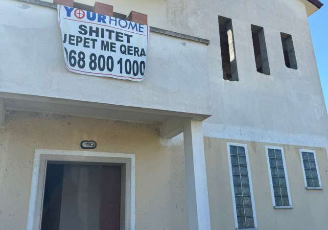 House for Sale in Durres 4+1 In Part  The house is located in Durres the "Gjiri i Lalzit" area and is .
Thi