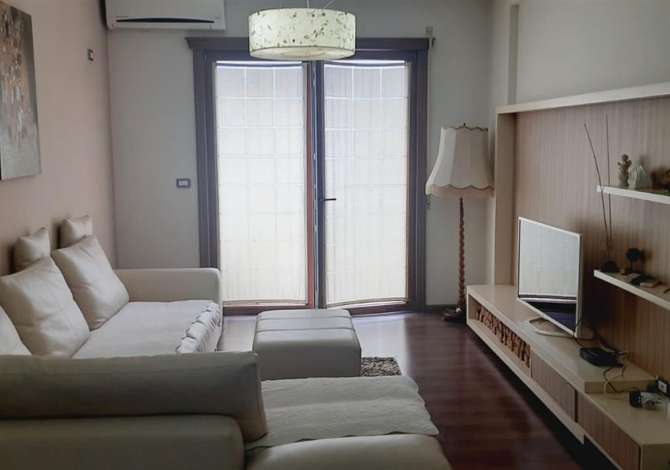 Apartament 2+1 Me Qera Ne Astir (ID B220718) Tirane. Ne astir, prane ish hotel rolandit, jepet me qera apartament 2+1, tualet, ballko