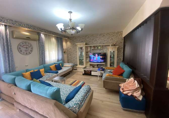 Tirane, shitet apartament 2+1+Ballkon, Kati 6, 110 m² 135,000 € (Fresku) Të dhëna mbi apartamentin :



● ambient ndenjie

● ambient gatimi
