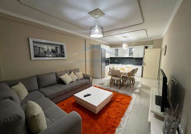 Apartament 2+1 me qera te Vila L Apartamenti ndodhet ne kat te 6, me siperfaqe 90 m2, prane vila l
organizuar ne