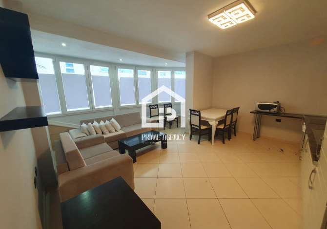  The house is located in Pogradec the "Central" area and is 84.36 km fr