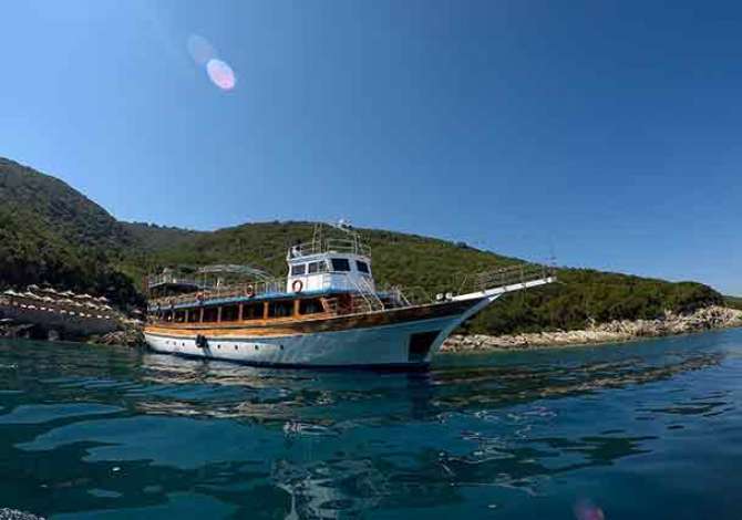  Vende Me Vlera Turistike Boat trip to Sazan - Boat tour  Karaburun-Udhetim me anije ne Vlore -Udhetim me anije ne Karaburun 