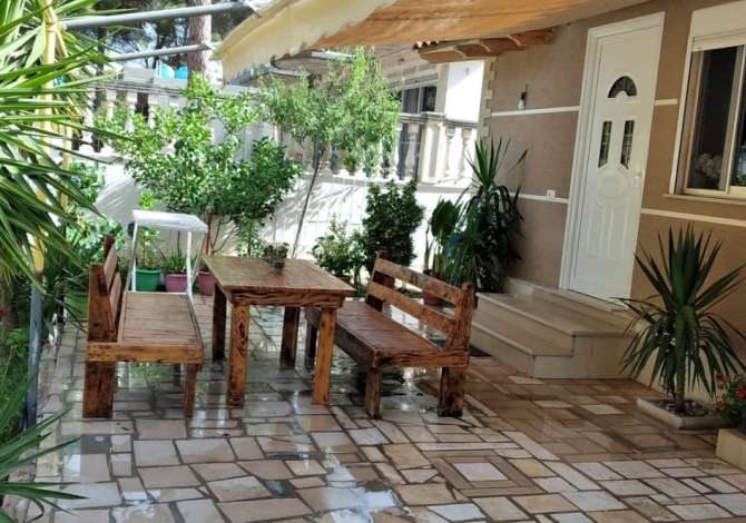  The house is located in Vlore the "Central" area and is 1.35 km from c