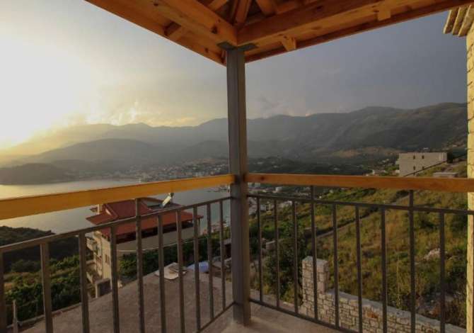  The house is located in Himare the "Central" area and is 0.48 km from 
