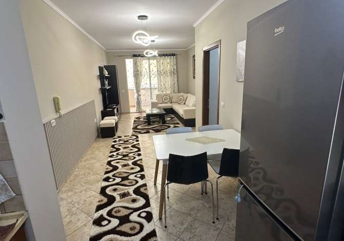  Apartament  2+1 me qira tek  pallati me shigjeta kastrati
Kati 3 me ashensor 
