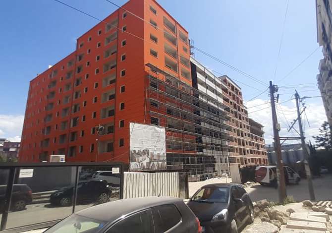 Casa in vendita a Tirana 1+1 Vuoto  La casa si trova a Tirana nella zona "Ysberisht/Kombinat/Selite" che s