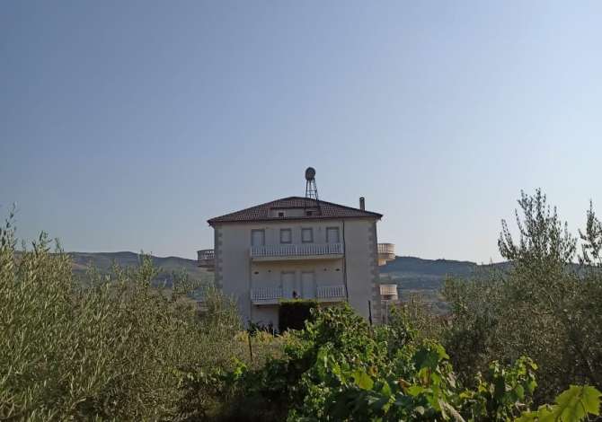  The house is located in Elbasan the "Zone Periferike" area and is 59.5