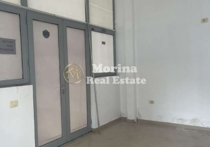  Agjencia Imobiliare MORINA jep me Qera, dyqan te Kthesa e Kamzes, 200 Eur/muaj.
