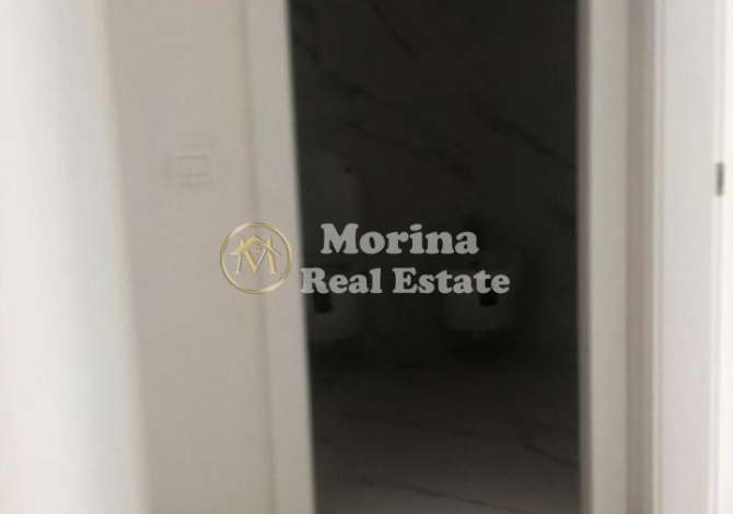  Agjencia Imobiliare MORINA jep me Qera, Apartament 2+1, Rruga e Kavajes, te Komp