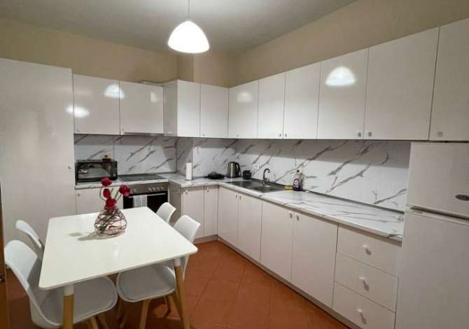  Agjencia Morina jep me qira Apartament 2+1+bllk, Blloku, 850 Euro

 

• Ti