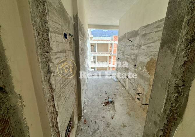  La casa si trova a Tirana nella zona "Spitali QSUT/Xhamlliku/Kinostudio&quo