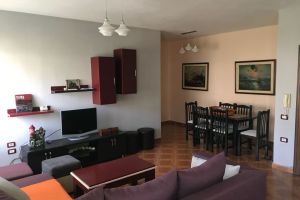 Daily rent and beach room in Himare 2+1 Furnished  The house is located in Himare the "Central" area and is (<small>