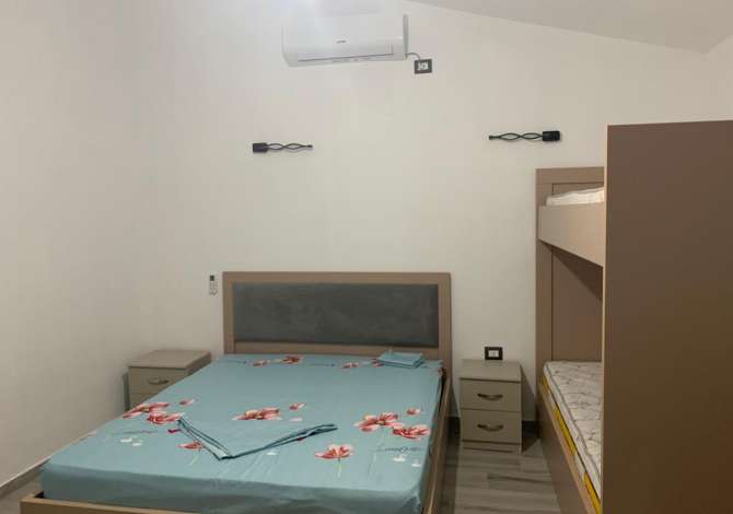 Daily rent and beach room in Durres 3+1 Furnished  The house is located in Durres the "Gjiri i Lalzit" area and is (<s