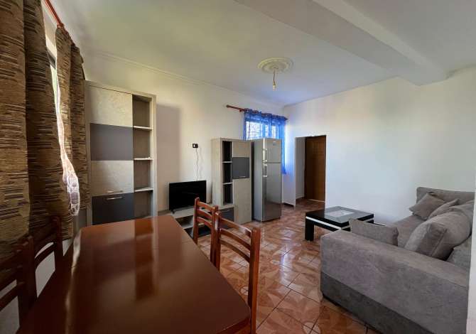  Apartamenti ndodhet në rrugën “Mihal Grameno“ ,tek një shtëpi private,pr
