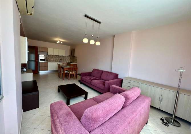 Qira, Apartament 2+1+2 ”Pazari i Ri”, Tiranë. Apartamenti ndodhet në zonën e pazarit të ri tek rruga “tefta tashko”, ve