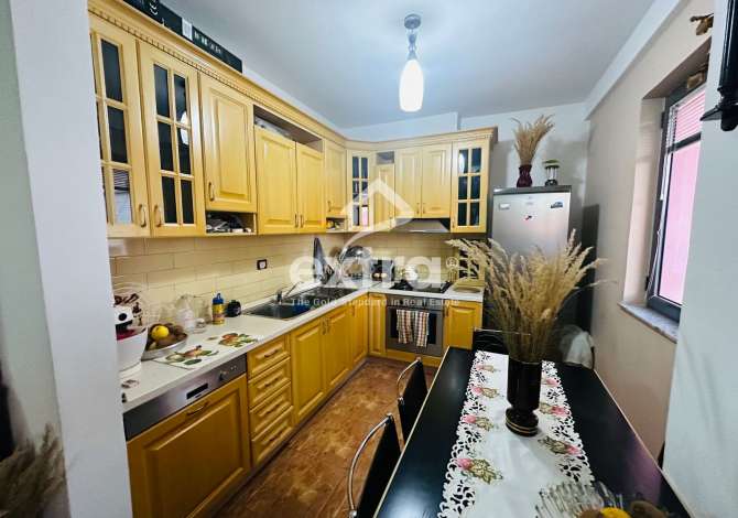  The house is located in Shkoder the "Central" area and is 1.21 km from
