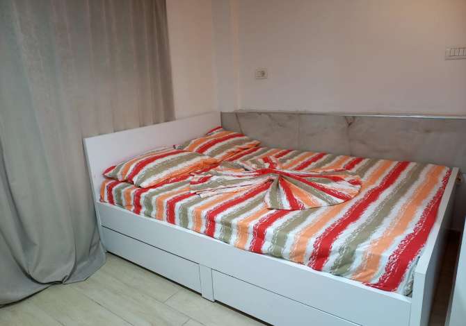Daily rent and beach room in Tirana 1+0 Furnished  The house is located in Tirana the "Stacioni trenit/Rruga e Dibres" ar