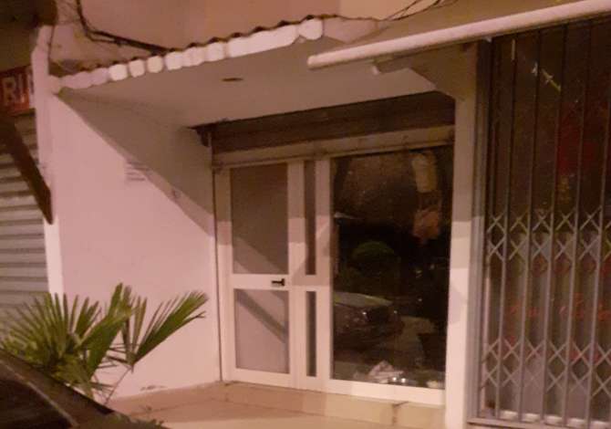  The house is located in Tirana the "Laprake" area and is 0.32 km from 