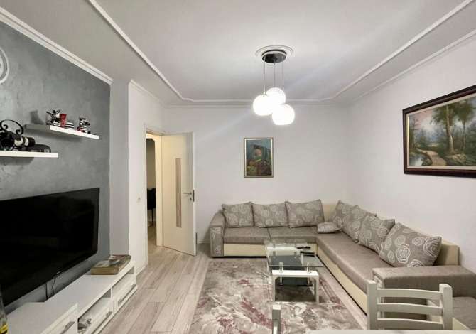 Casa in vendita a Tirana 1+1 Arredato  La casa si trova a Tirana nella zona "Komuna e parisit/Stadiumi Dinamo"