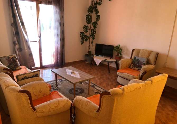 Daily rent and beach room in Vlore 1+1 Furnished  The house is located in Vlore the "Plazhi i vjeter" area and is .
Thi