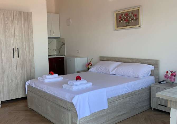 Daily rent and beach room in Vlore 1+1 Furnished  The house is located in Vlore the "Uji i ftohte" area and is (<smal