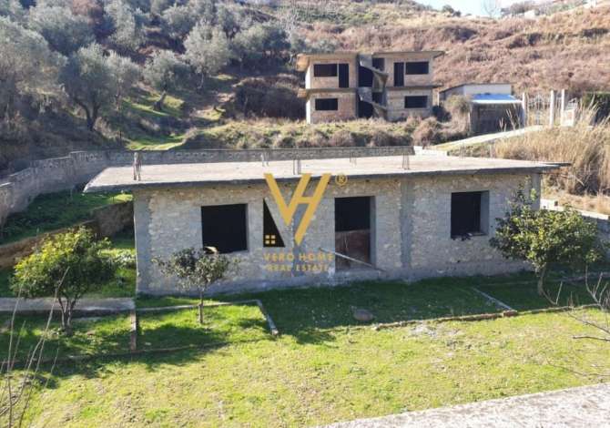  The house is located in Vlore the "Orikum" area and is 98.03 km from c