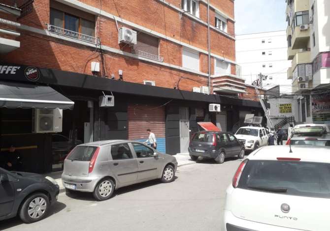  The house is located in Durres the "Central" area and is 0.60 km from 