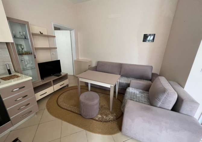  The house is located in Shkoder the "Central" area and is 0.84 km from