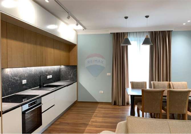  Ne nje nga zonat me strategjike dhe te kerkuara ne Tirane , ofrojme apartament 2