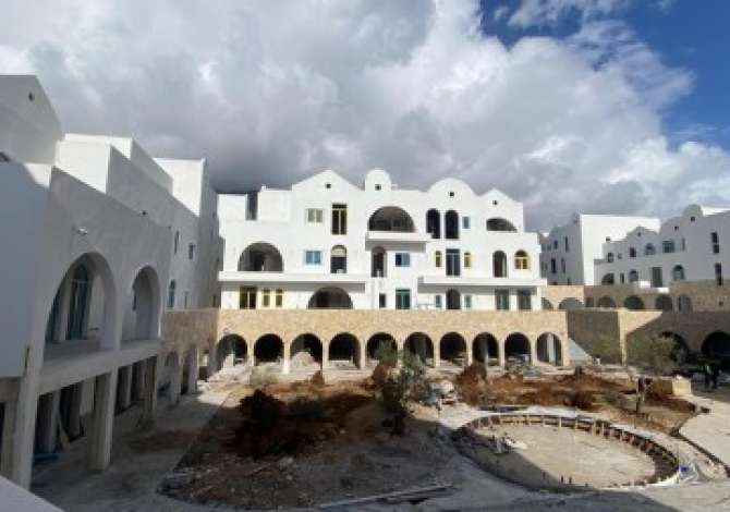  ⚜️Shitet apartament 1+1 tek Rezidenca Santorini ne Dhermi, Vlore.

📐Sip