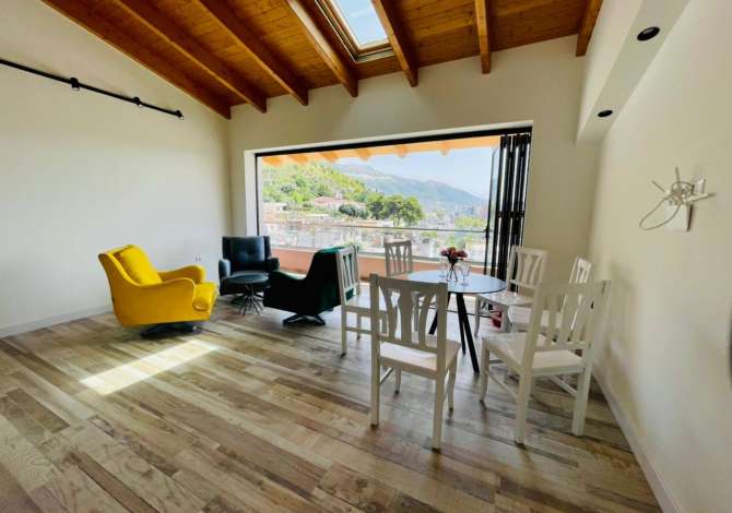  The house is located in Vlore the "Lungomare" area and is  km from cit
