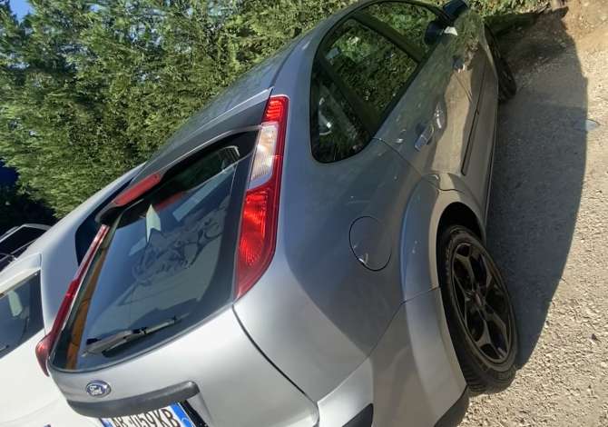 Car for sale Ford 2006 supplied with Diesel Car for sale in Tirana near the "Kamez/Paskuqan" area .This Manual Fo