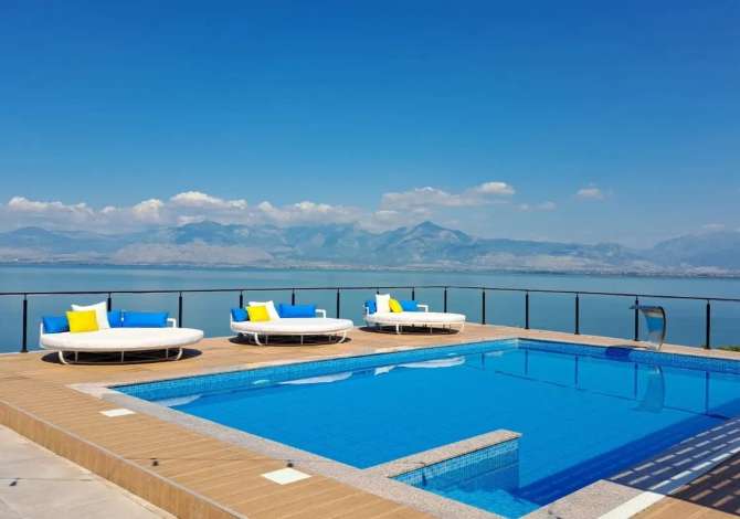 Daily rent and beach room in Shkoder 2+1 Furnished  The house is located in Shkoder the "Zone Periferike" area and is .
T