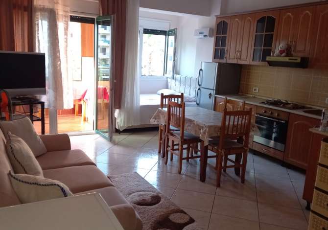  The house is located in Vlore the "Lungomare" area and is 0.40 km from