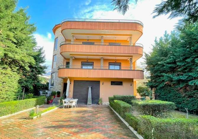 Casa in vendita a Tirana 5+1 Arredato  La casa si trova a Tirana nella zona "Spitali QSUT/Xhamlliku/Kinostudio&quo