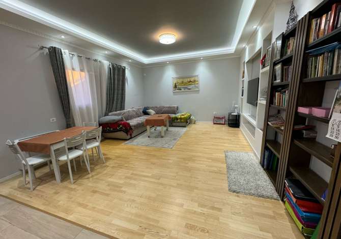  Shitet Apartament 1+1+Verand te Bashkia ne Kamez

Siperfaqe: 96.6 m2 
Siperfa