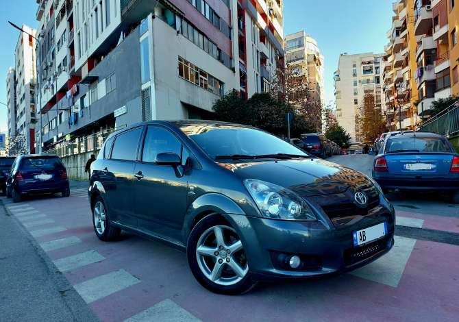 Toyota Corolla Verso Nafte 3.700 euro i diskutueshem
dokumenta te paguara deri gusht 2024
260.000 km, kam