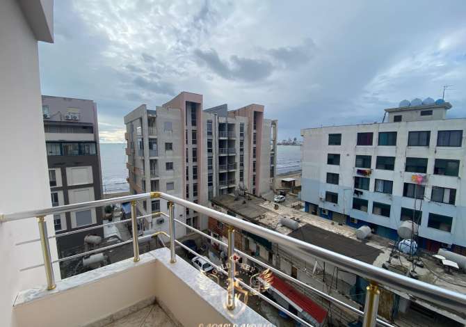  Appartamento in affitto
• 2+1 con 2 balconi
• Vista sul mare
• Arredato