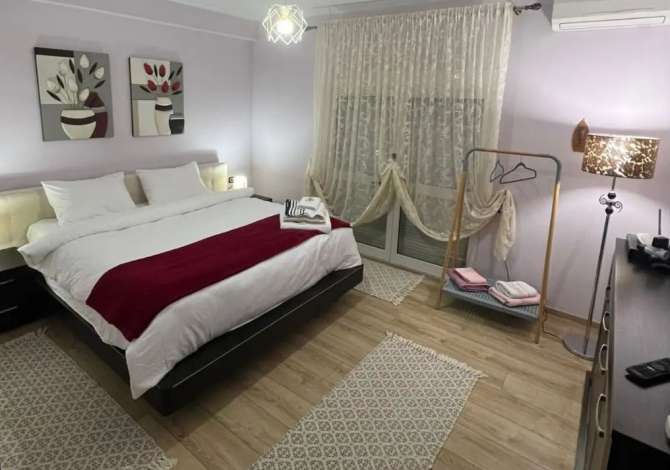 Daily rent and beach room in Korce 2+1 Furnished  The house is located in Korce the "Central" area and is .
This Daily 