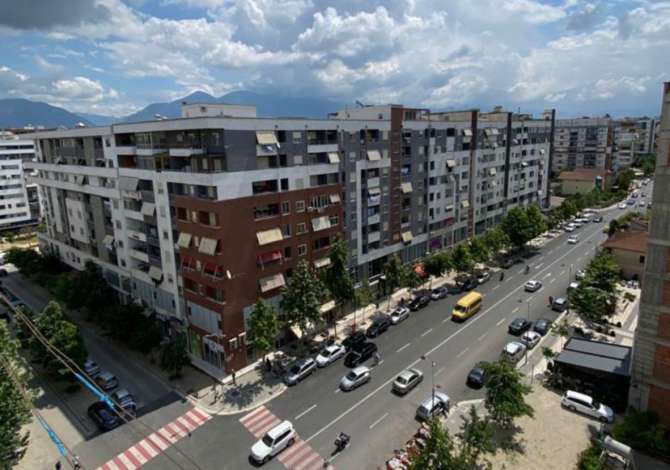 Shitet,Ambient Biznesi,Unaza E Re,Tirana (27101) 